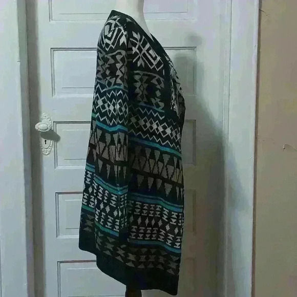 Active designed in Los Angeles cardigan #0322C - Picture 2 of 5